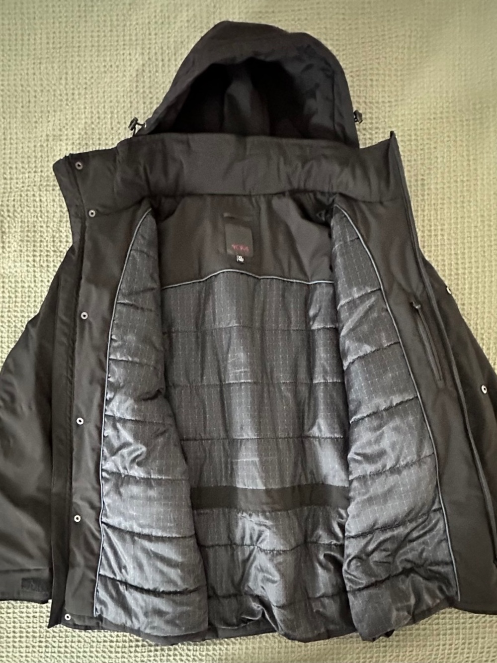 Tumi Black Heavyweight Winter Jacket Hooded Insulated Coat Men’s